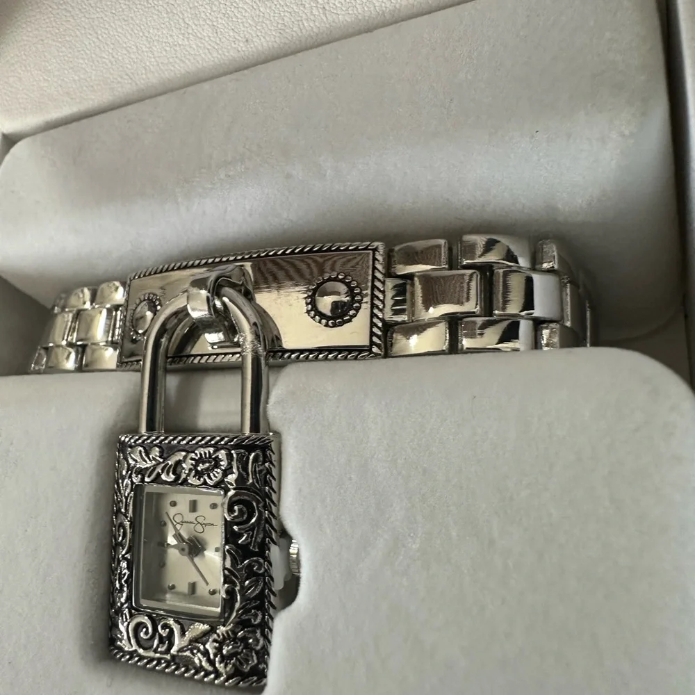 🆕Jessica Simpson Silver Lock Dangle Bracelet Watch